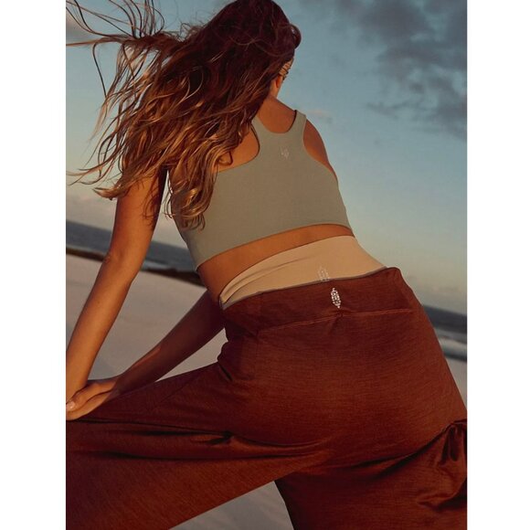 NEW! Free People Movement Four-Way Stretch Pants - Size XS - Picture 4 of 6